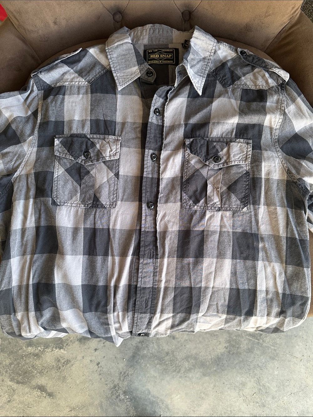 Red Snap Men's Gray and White Plaid Button-Down Shirt